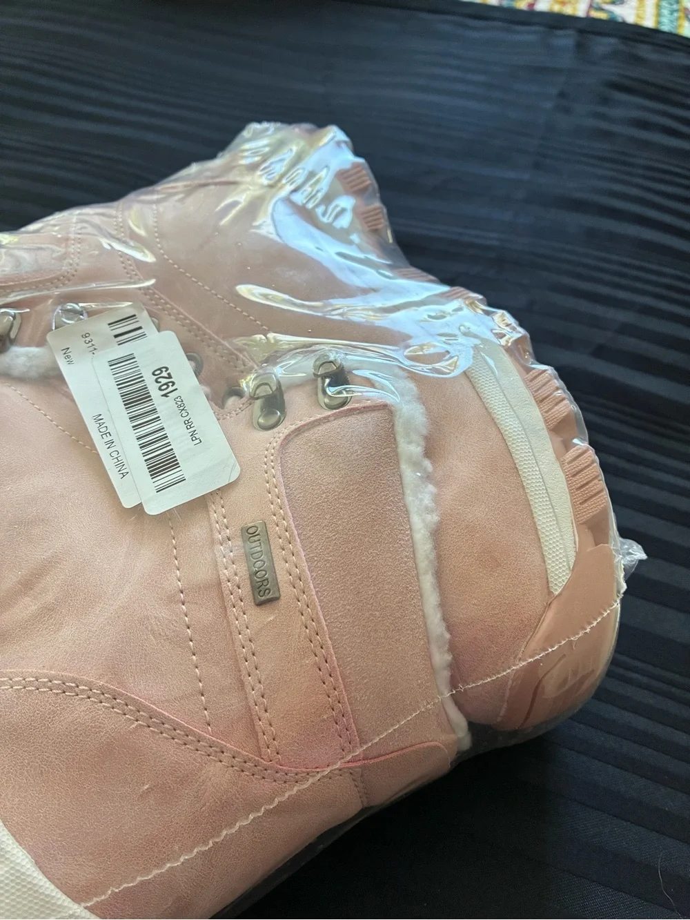 Outdoors brand women’s Pink Fleece-Lined low cut winter boots